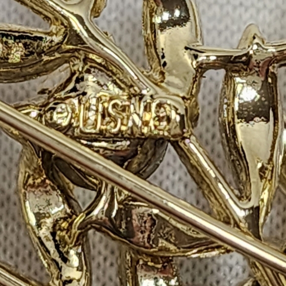 Lisner Aurora Borealis 1960's Vintage Leaf Rhinestone Brooch and Earring Set - Picture 10 of 13